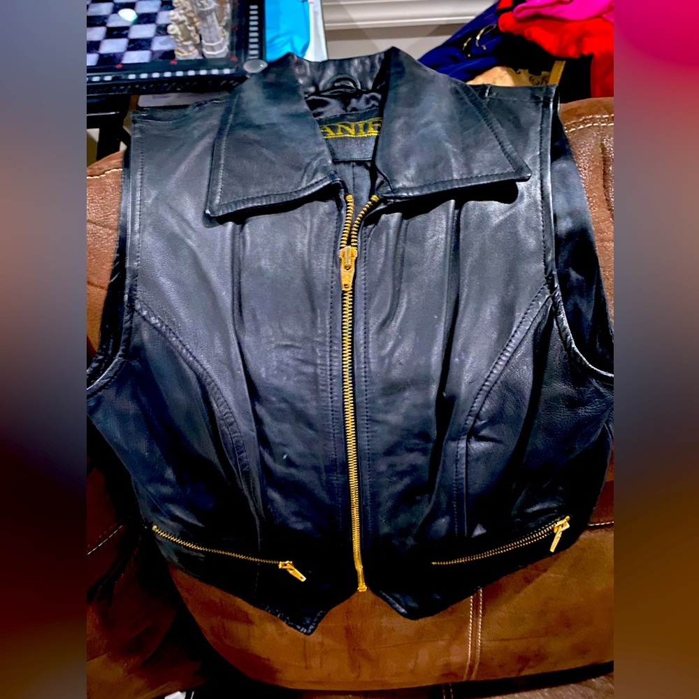 Danier xs black leather vest, gold zipper accents, two zipper pockets, collar